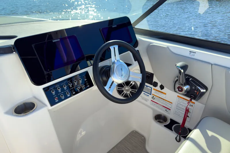 Slide: The Image of Sea Ray SDX 270 Outboard 2026 - 12