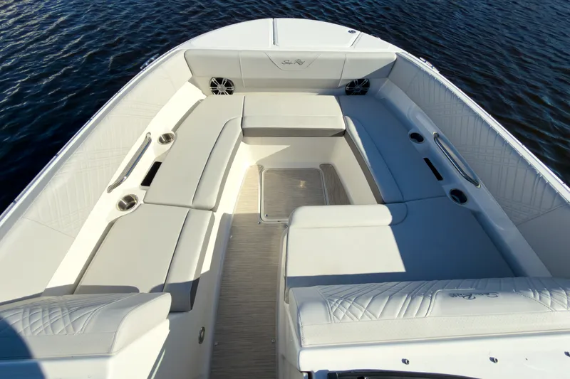 Slide: The Image of Sea Ray SDX 270 Outboard 2026 - 19