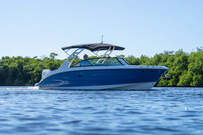 Slide: The Image of Sea Ray SDX 270 Outboard 2026 - 25