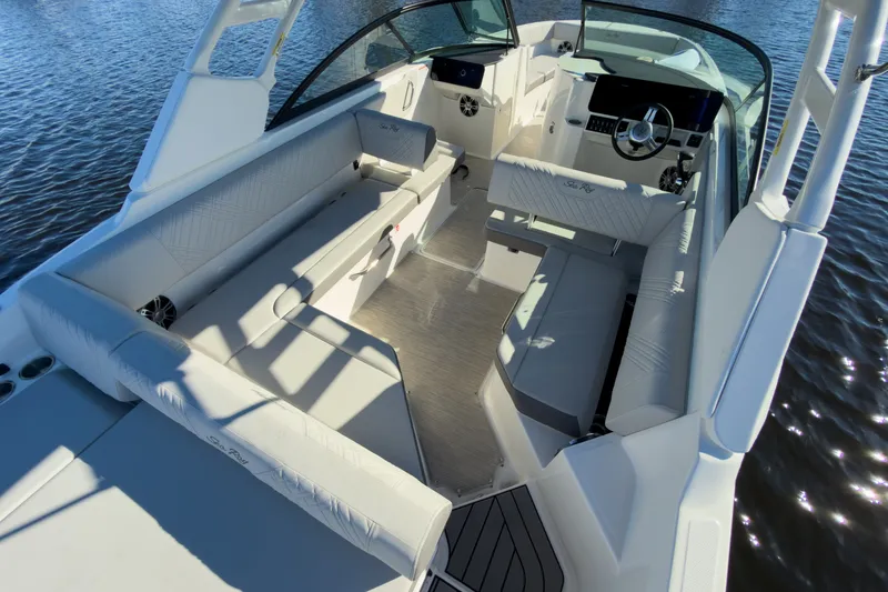 Slide: The Image of Sea Ray SDX 270 Outboard 2026 - 6