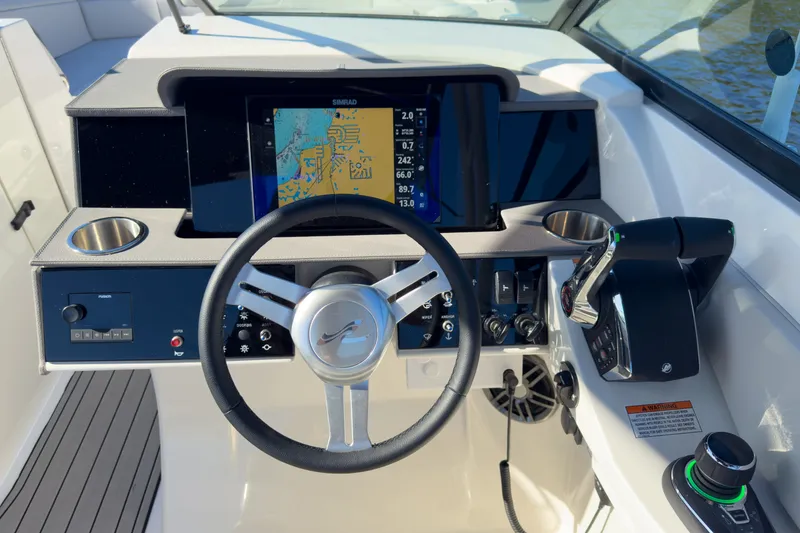 Slide: The Image of Sea Ray SDX 290 Outboard 2026 - 15