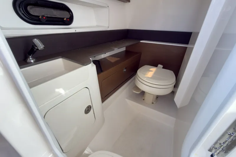 Slide: The Image of Sea Ray SDX 290 Outboard 2026 - 19
