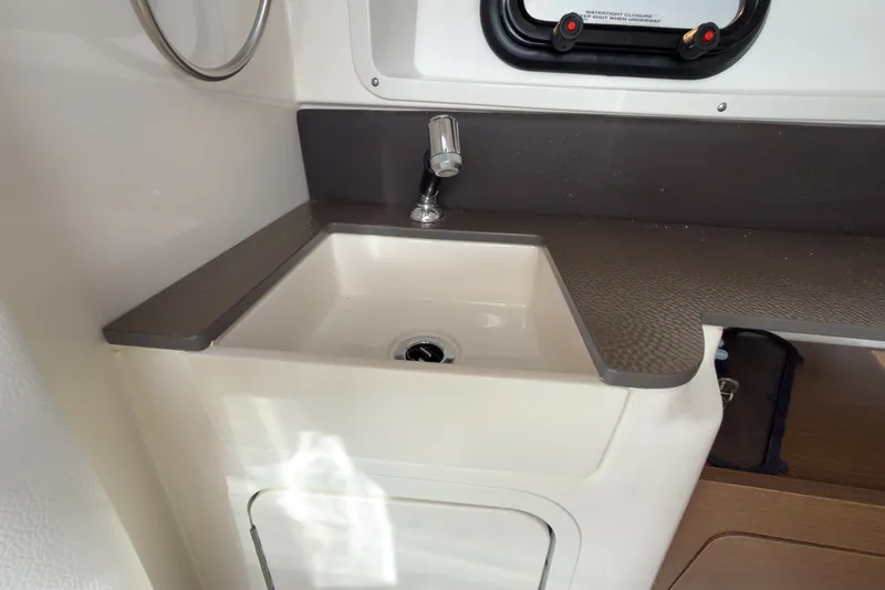 Slide: The Image of Sea Ray SDX 290 Outboard 2026 - 20