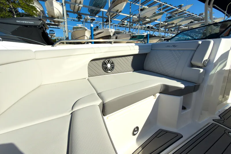 Slide: The Image of Sea Ray SDX 290 Outboard 2026 - 22