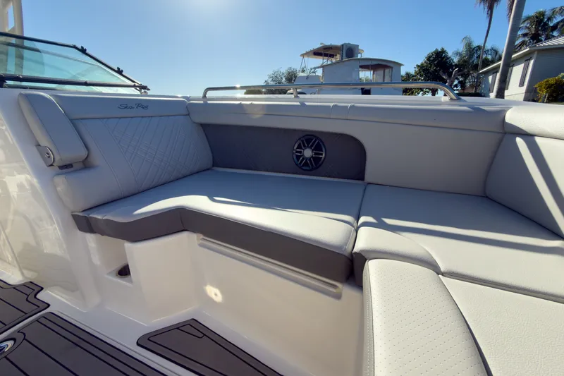 Slide: The Image of Sea Ray SDX 290 Outboard 2026 - 23