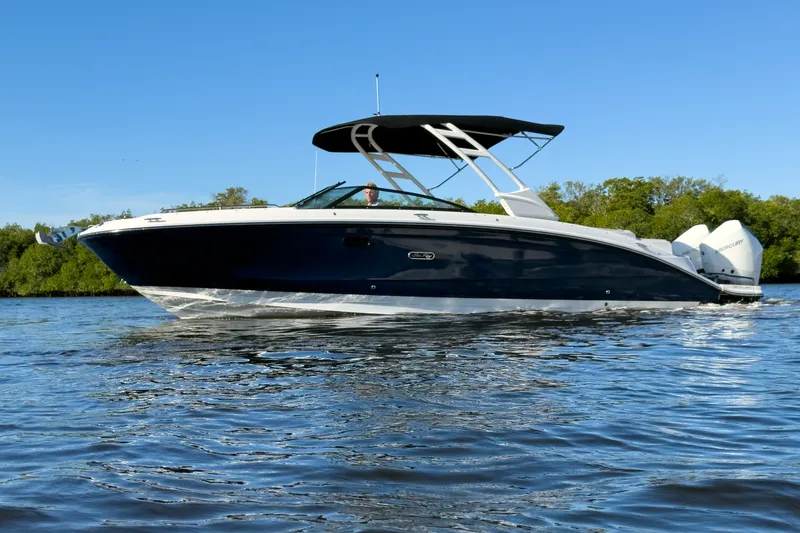 Slide: The Image of Sea Ray SDX 290 Outboard 2026 - 33