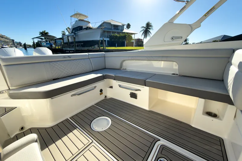 Slide: The Image of Sea Ray SDX 290 Outboard 2026 - 8