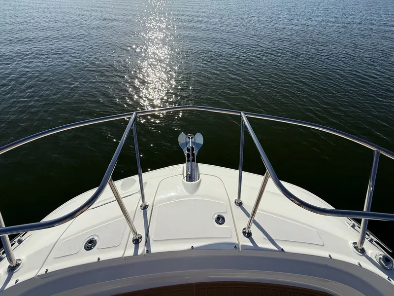 Slide: The Image of Sea Ray Sundancer 320 2026 - 43