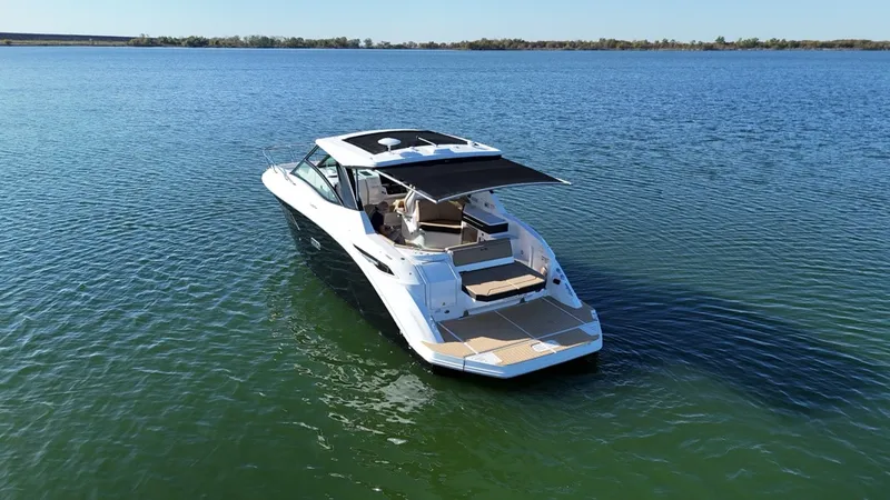 Slide: The Image of Sea Ray Sundancer 320 2026 - 7