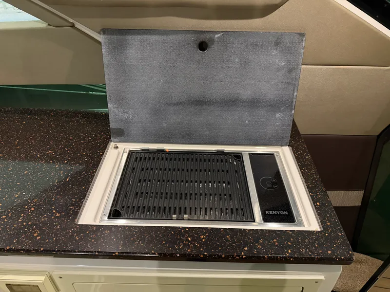 Slide: The Image of Regal 52 SPORT COUPE 2014 - 11