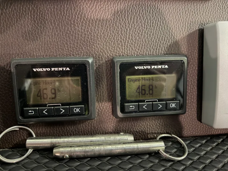 Slide: The Image of Regal 52 SPORT COUPE 2014 - 19