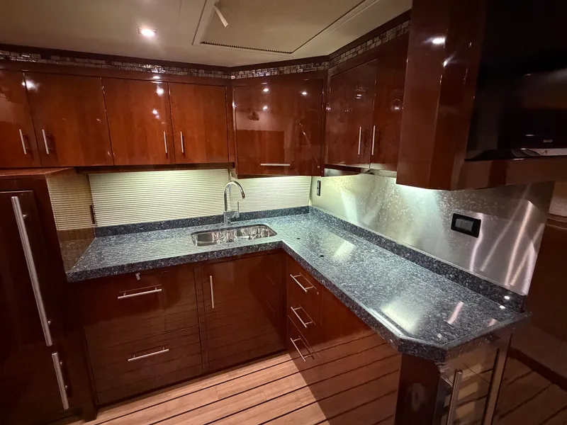 Slide: The Image of Regal 52 SPORT COUPE 2014 - 20