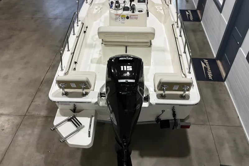 Slide: The Image of Boston Whaler 170 Montauk 2026 - 5