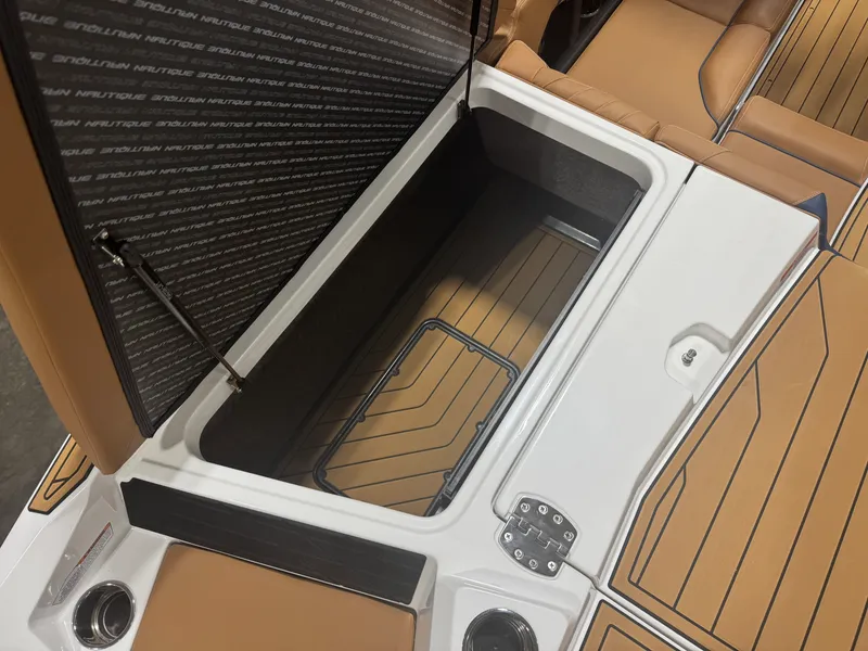 Slide: The Image of Nautique Super Air Nautique S23 2026 - 10