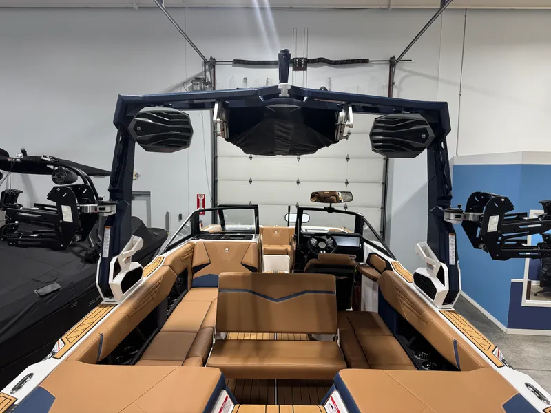 Slide: The Image of Nautique Super Air Nautique S23 2026 - 15