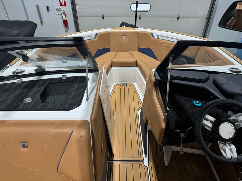 Slide: The Image of Nautique Super Air Nautique S23 2026 - 38