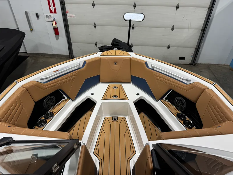 Slide: The Image of Nautique Super Air Nautique S23 2026 - 43