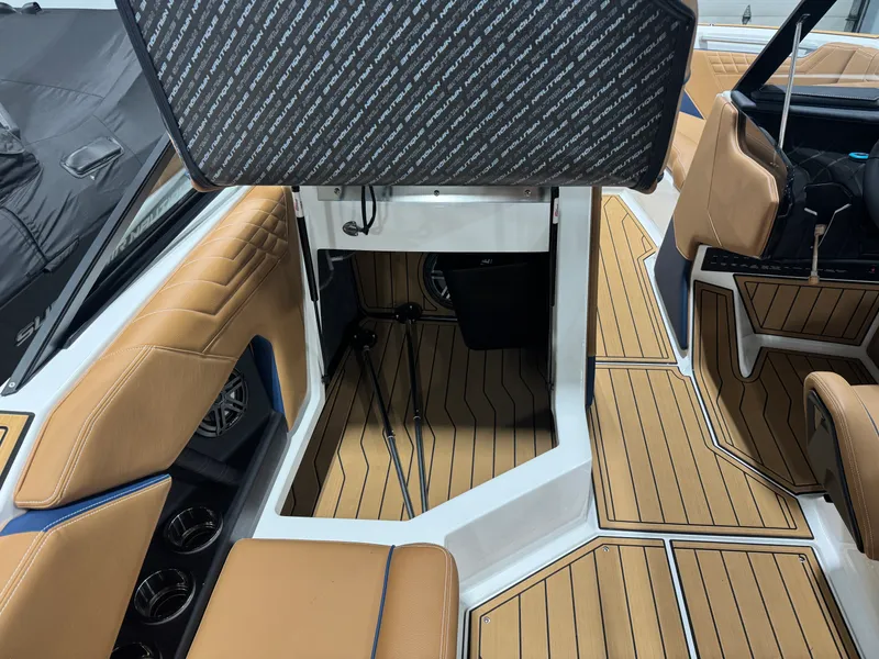Slide: The Image of Nautique Super Air Nautique S23 2026 - 28