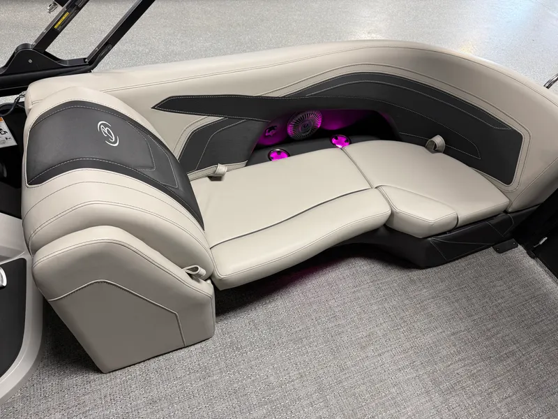 Slide: The Image of Barletta Cabrio 22 QC 2026 - 21