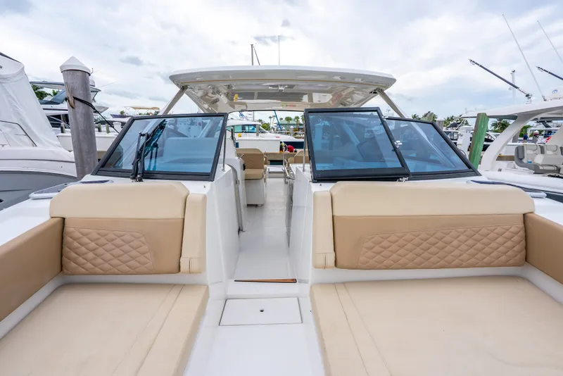 Slide: The Image of Aquila 32 2020 - 50