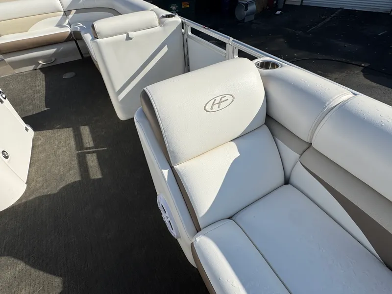 Slide: The Image of Harris Sunliner 240 2014 - 13