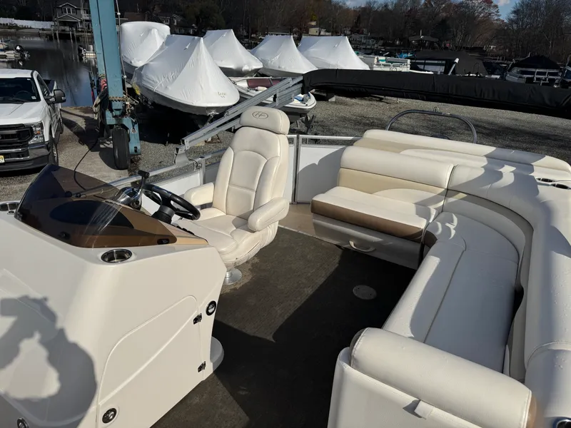 Slide: The Image of Harris Sunliner 240 2014 - 7