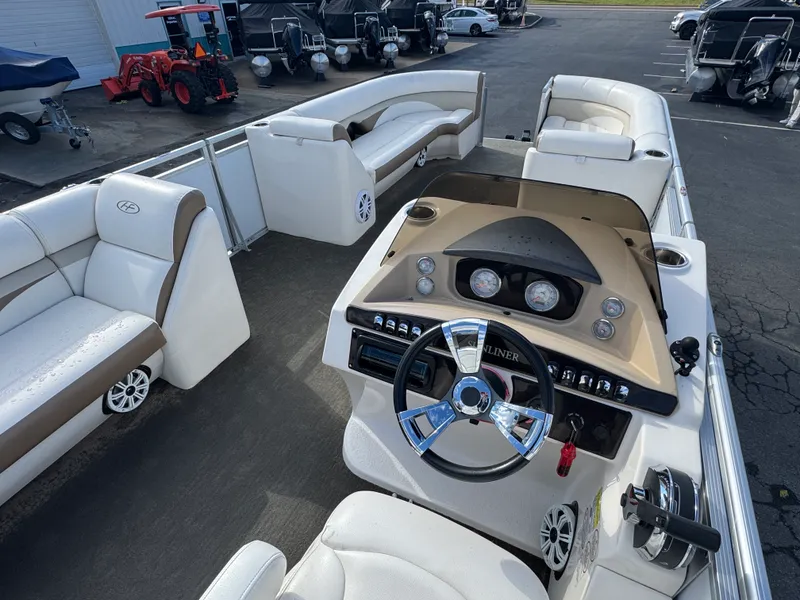 Slide: The Image of Harris Sunliner 240 2014 - 8