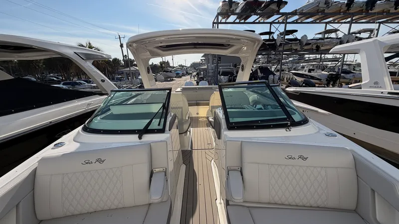 Slide: The Image of Sea Ray SLX 310 Outboard 2026 - 21