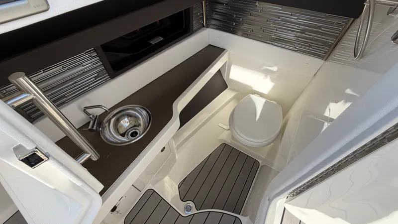 Slide: The Image of Sea Ray SLX 310 Outboard 2026 - 22