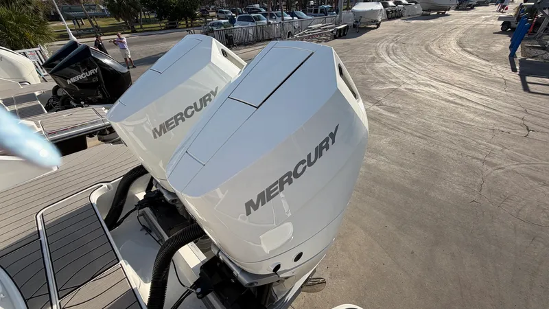 Slide: The Image of Sea Ray SLX 310 Outboard 2026 - 23