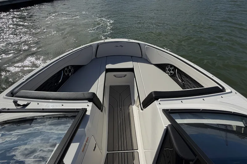 Slide: The Image of Sea Ray SPX 210 Outboard 2026 - 13