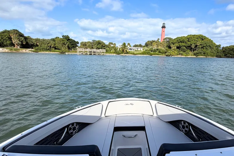 Slide: The Image of Sea Ray SPX 210 Outboard 2026 - 14