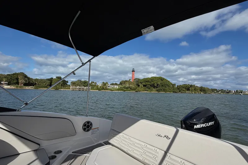 Slide: The Image of Sea Ray SPX 210 Outboard 2026 - 16