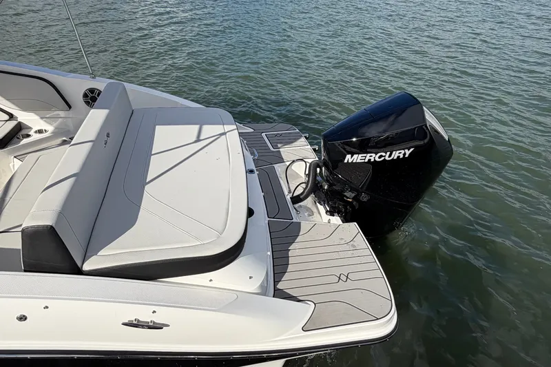 Slide: The Image of Sea Ray SPX 210 Outboard 2026 - 17