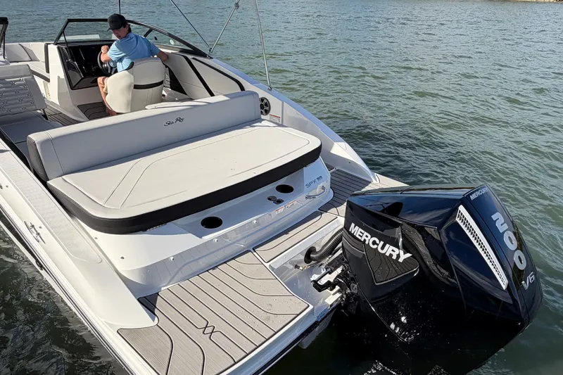 Slide: The Image of Sea Ray SPX 210 Outboard 2026 - 4