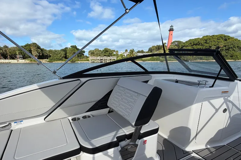 Slide: The Image of Sea Ray SPX 210 Outboard 2026 - 8