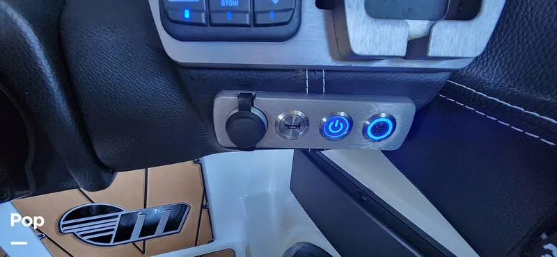 Slide: The Image of Malibu Wakesetter 23 LSV 2022 - 13428129