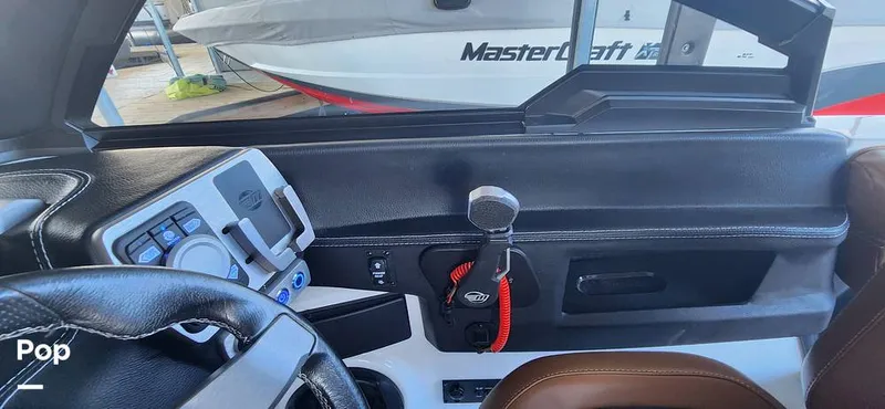 Slide: The Image of Malibu Wakesetter 23 LSV 2022 - 13428132