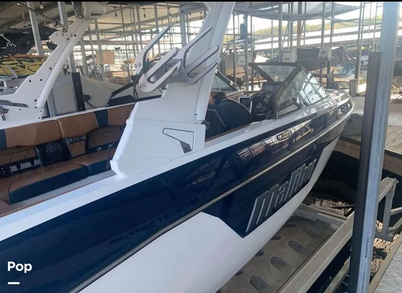 Slide: The Image of Malibu Wakesetter 23 LSV 2022 - 13401473