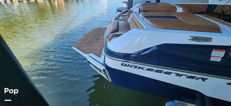 Slide: The Image of Malibu Wakesetter 23 LSV 2022 - 13428086