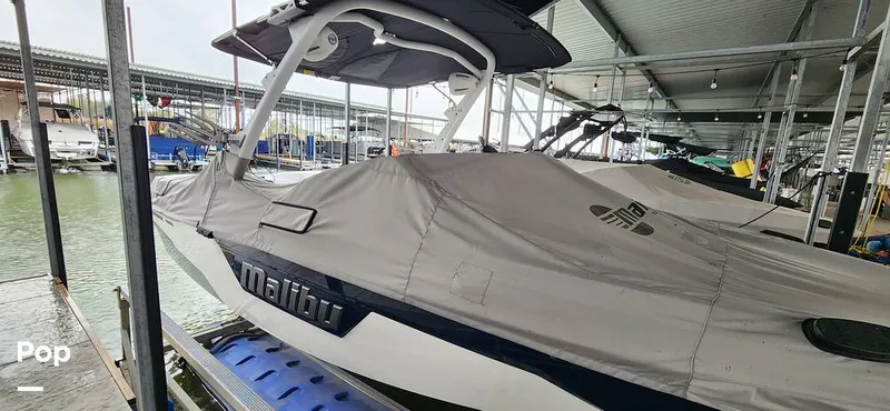 Slide: The Image of Malibu Wakesetter 23 LSV 2022 - 13420737