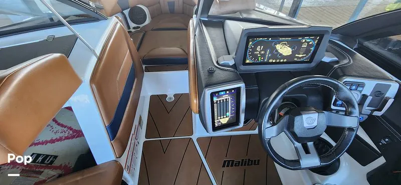 Slide: The Image of Malibu Wakesetter 23 LSV 2022 - 13428161