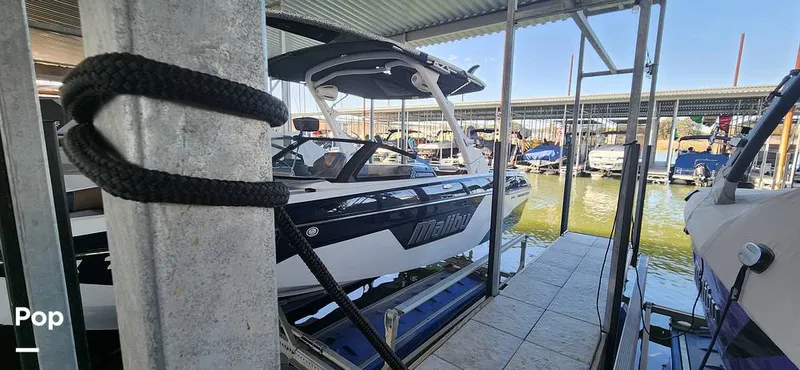 Slide: The Image of Malibu Wakesetter 23 LSV 2022 - 13428095
