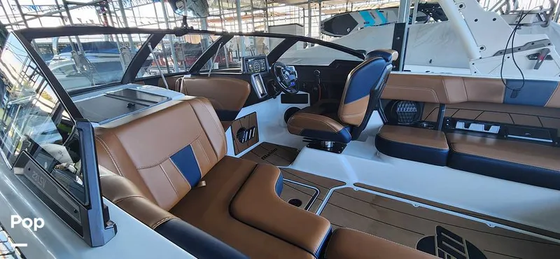 Slide: The Image of Malibu Wakesetter 23 LSV 2022 - 13428096