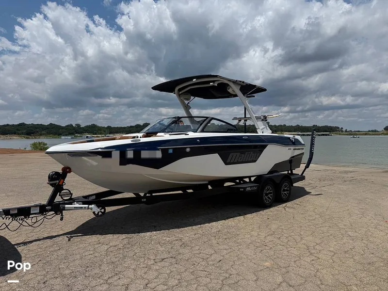 Slide: The Image of Malibu Wakesetter 23 LSV 2022 - 15906648
