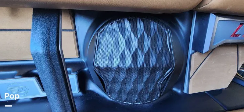 Slide: The Image of Malibu Wakesetter 23 LSV 2022 - 13428113