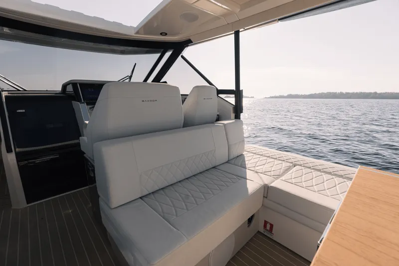 Slide: The Image of Saxdor 400 GTO 2026 - 108