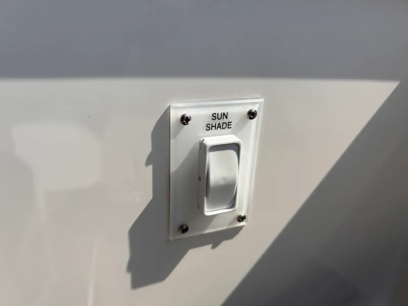 Slide: The Image of Sea Ray Sundancer 350 2017 - 19