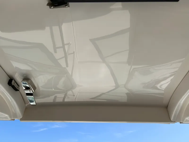 Slide: The Image of Sea Ray Sundancer 350 2017 - 20