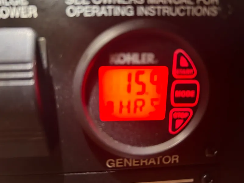 Slide: The Image of Sea Ray Sundancer 350 2017 - 23